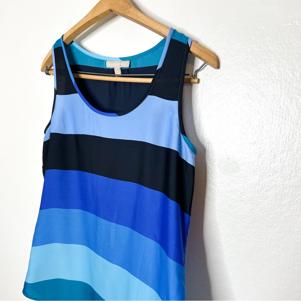 Banana Republic Women’s‎ Lightweight Sleeveless Blue Striped Blouse Small S - Picture 3 of 6
